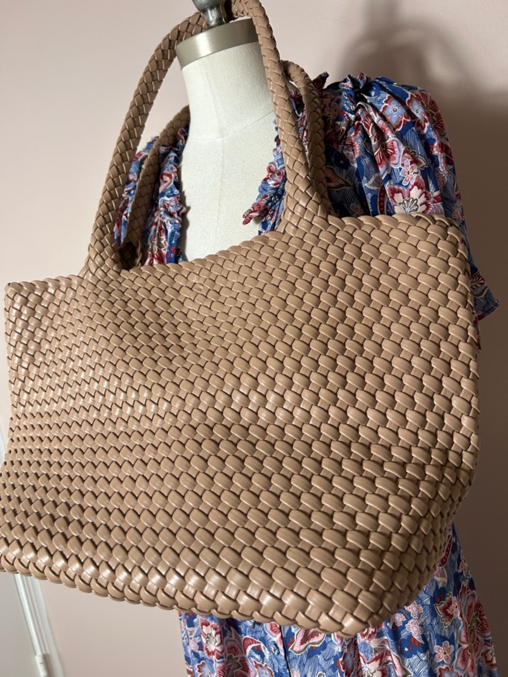 Beige Faux leather Woven Tote Handbag in Taupe mid size sturdy trendy bag - Picture 9 of 16